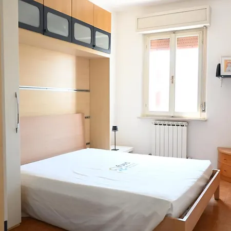 P072 - Porto Recanati, Comodo Trilocale A Due Passi Dal Mare